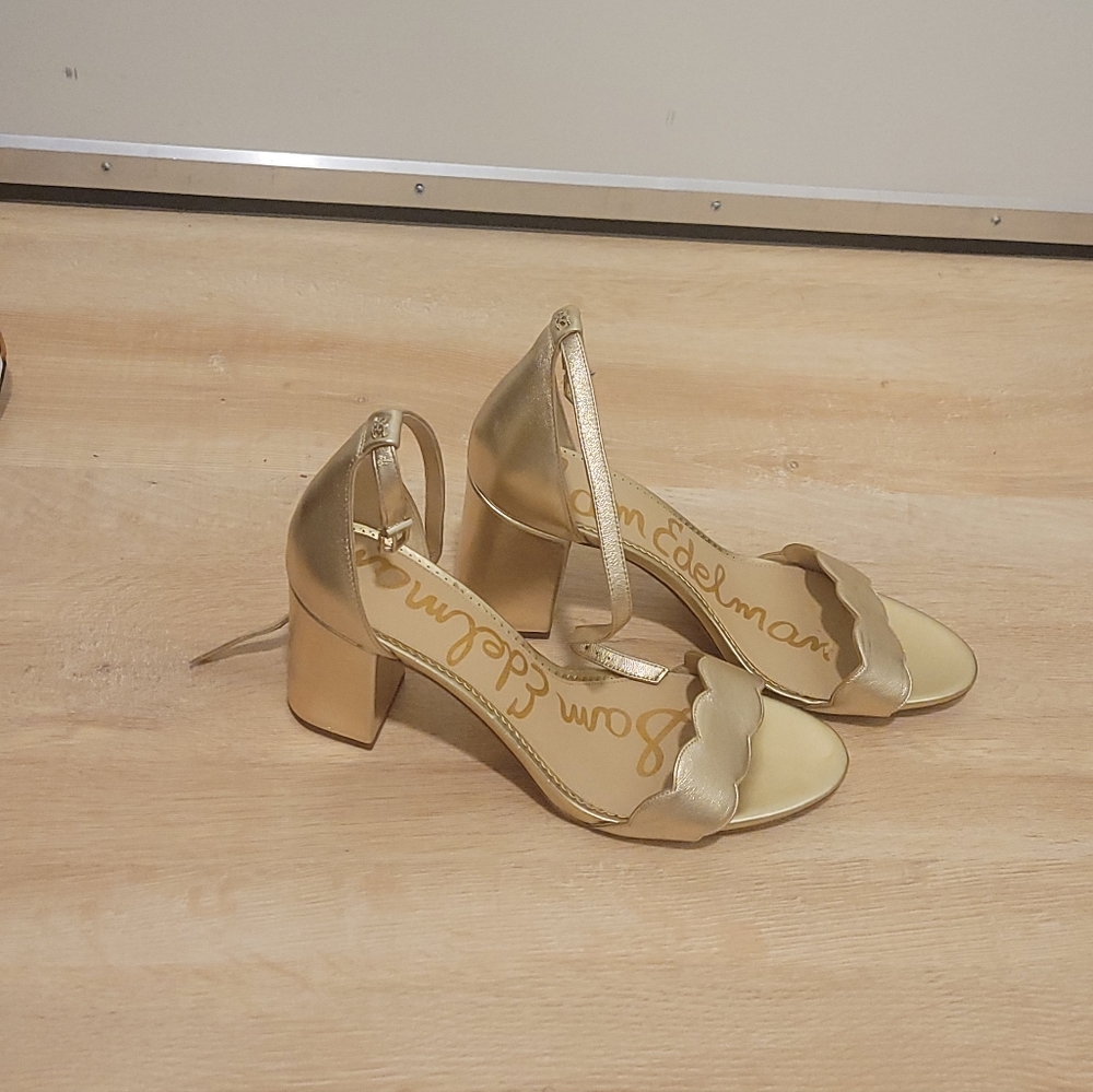 Sam Edelman Gold Scalloped Heels
